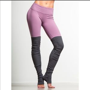 Alo Yoga Mid Rise Goddess Legging Mauve/Gray Med